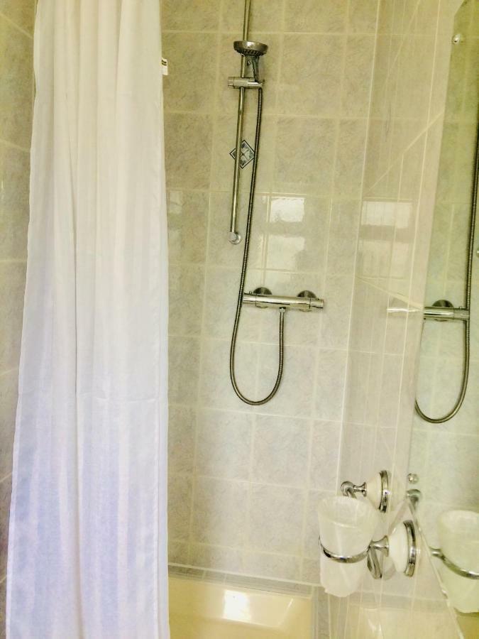 Trevelyan Hotel Ilford Dış mekan fotoğraf